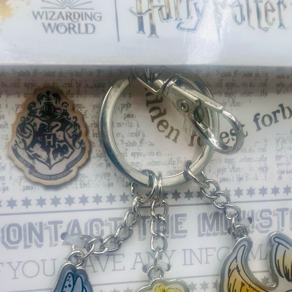 New HARRY POTTER Wizarding WORLD 3 Charm Keychain Silver-Tone Keychain Bag Charm - Picture 3 of 6